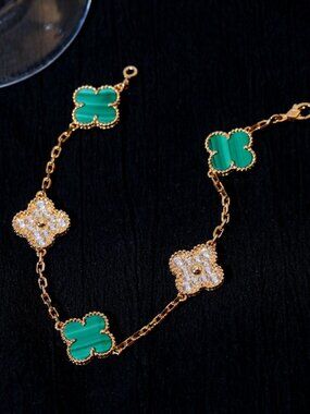 Authentic Van Cleef & Arpels VCA 18K Gold Malachite Diamond 5 Motif Vintage Alha